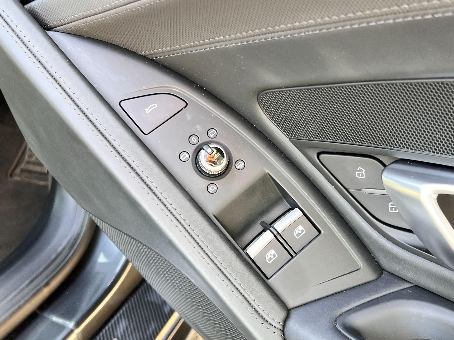 Used Audi R8 for sale - 77645992: Photo 44