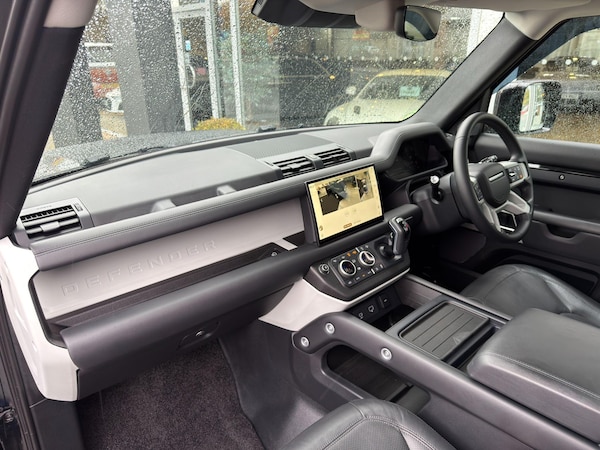 Used Land Rover Defender 90 2023 for sale - 76158767: Photo 16