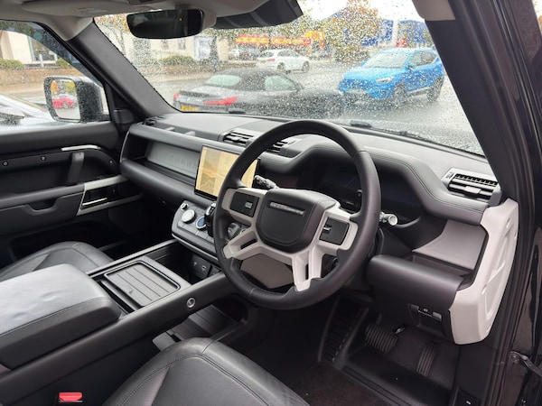 Used Land Rover Defender 90 2023 for sale - 76158767: Photo 17