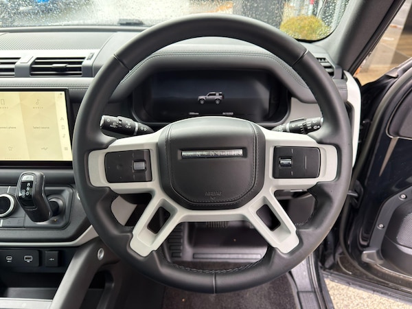 Used Land Rover Defender 90 2023 for sale - 76158767: Photo 25