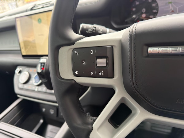 Used Land Rover Defender 90 2023 for sale - 76158767: Photo 26