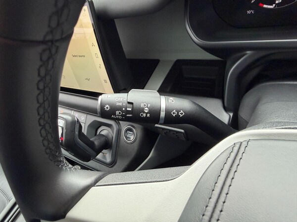 Used Land Rover Defender 90 2023 for sale - 76158767: Photo 28
