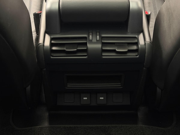 Used Land Rover Defender 90 2023 for sale - 76158767: Photo 49