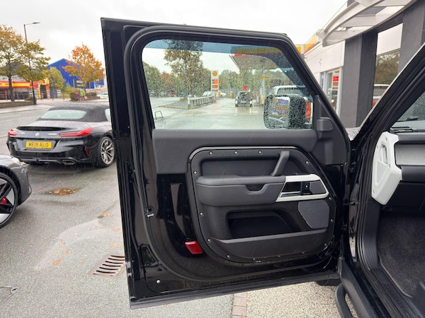 Used Land Rover Defender 90 2023 for sale - 76158767: Photo 53