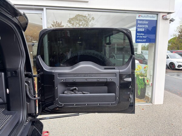 Used Land Rover Defender 90 2023 for sale - 76158767: Photo 69