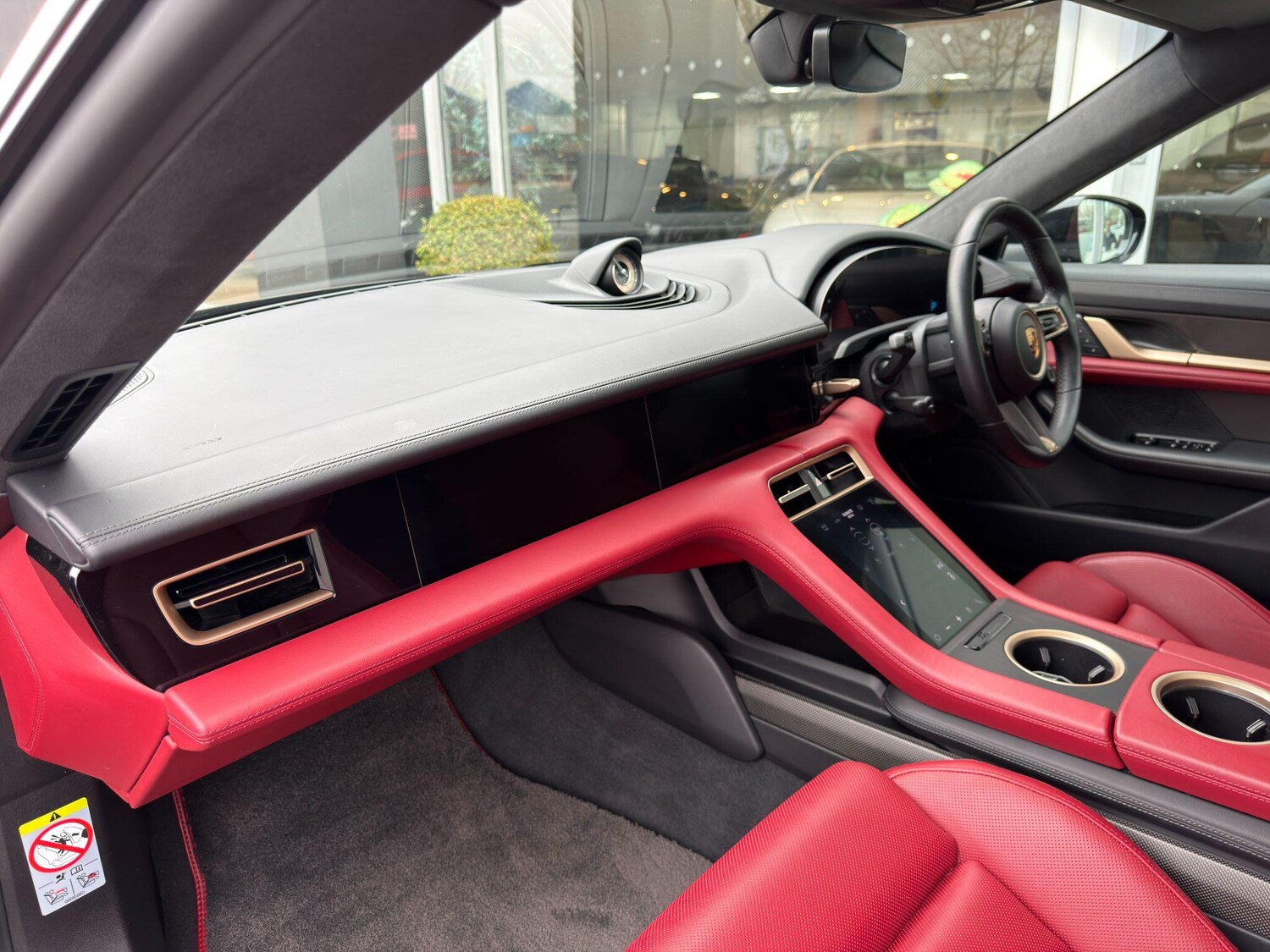 Used Porsche Taycan 2024 for sale - 77970276: Photo 11