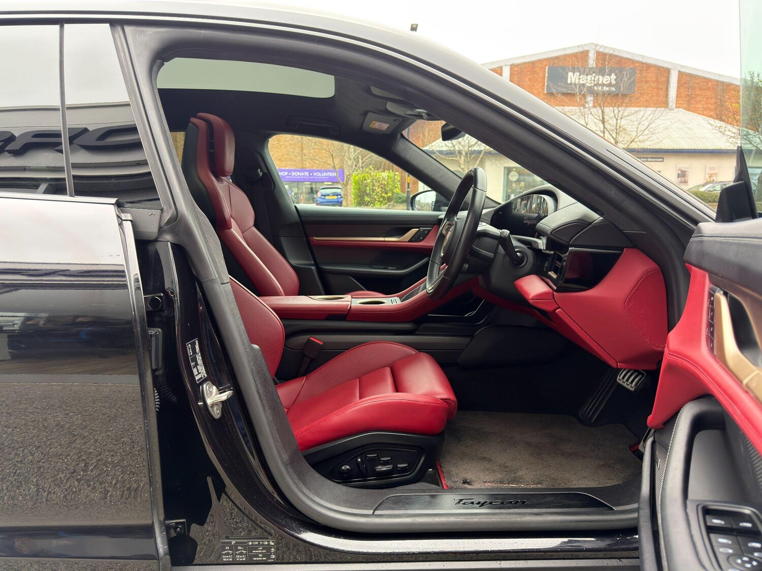 Used Porsche Taycan 2024 for sale - 77970276: Photo 13