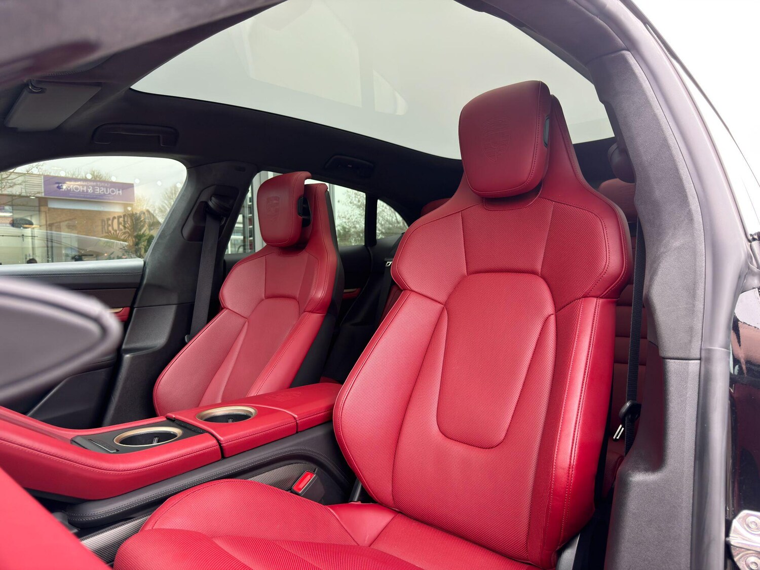 Used Porsche Taycan 2024 for sale - 77970276: Photo 16