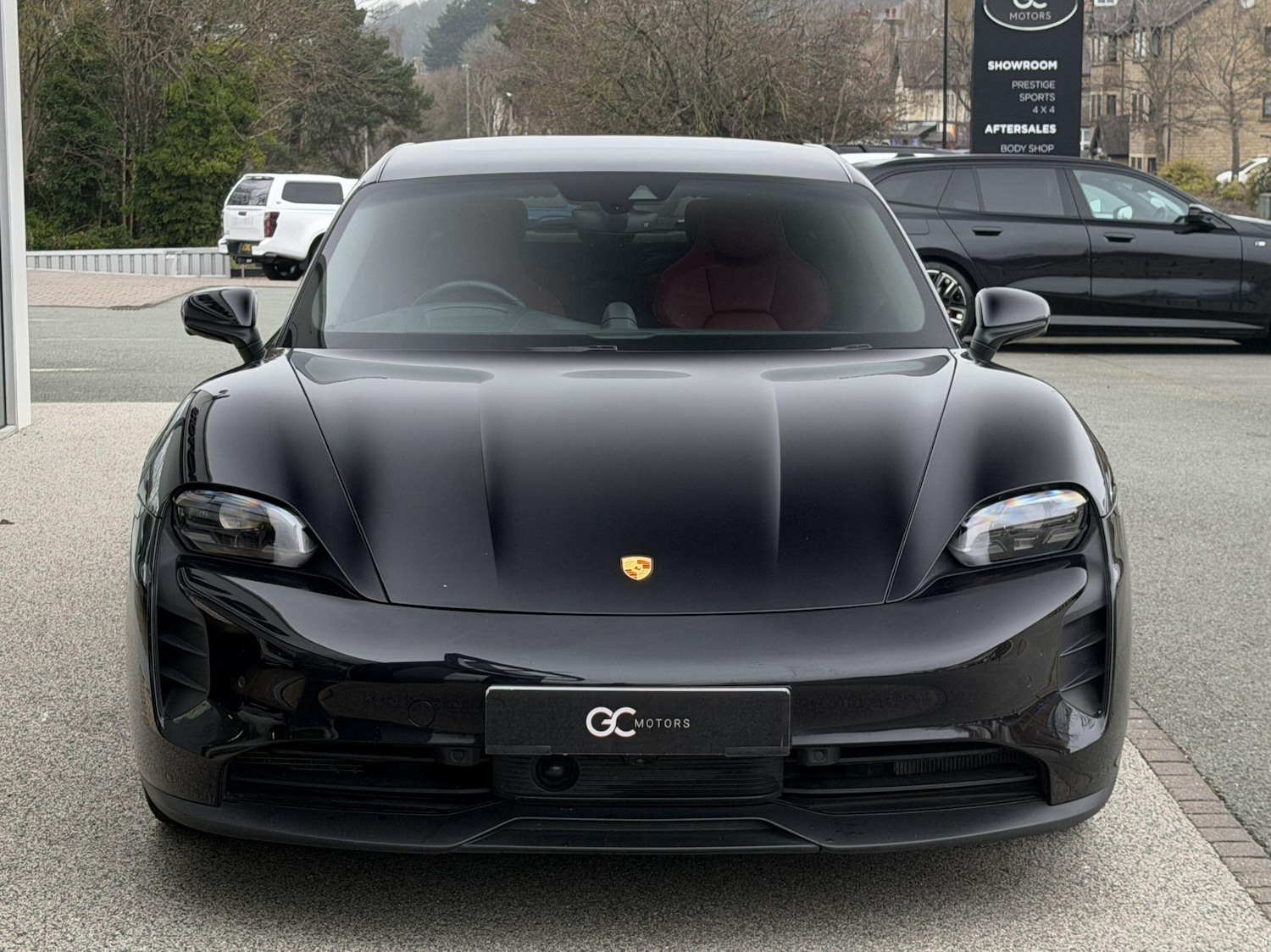 Used Porsche Taycan 2024 for sale - 77970276: Photo 2