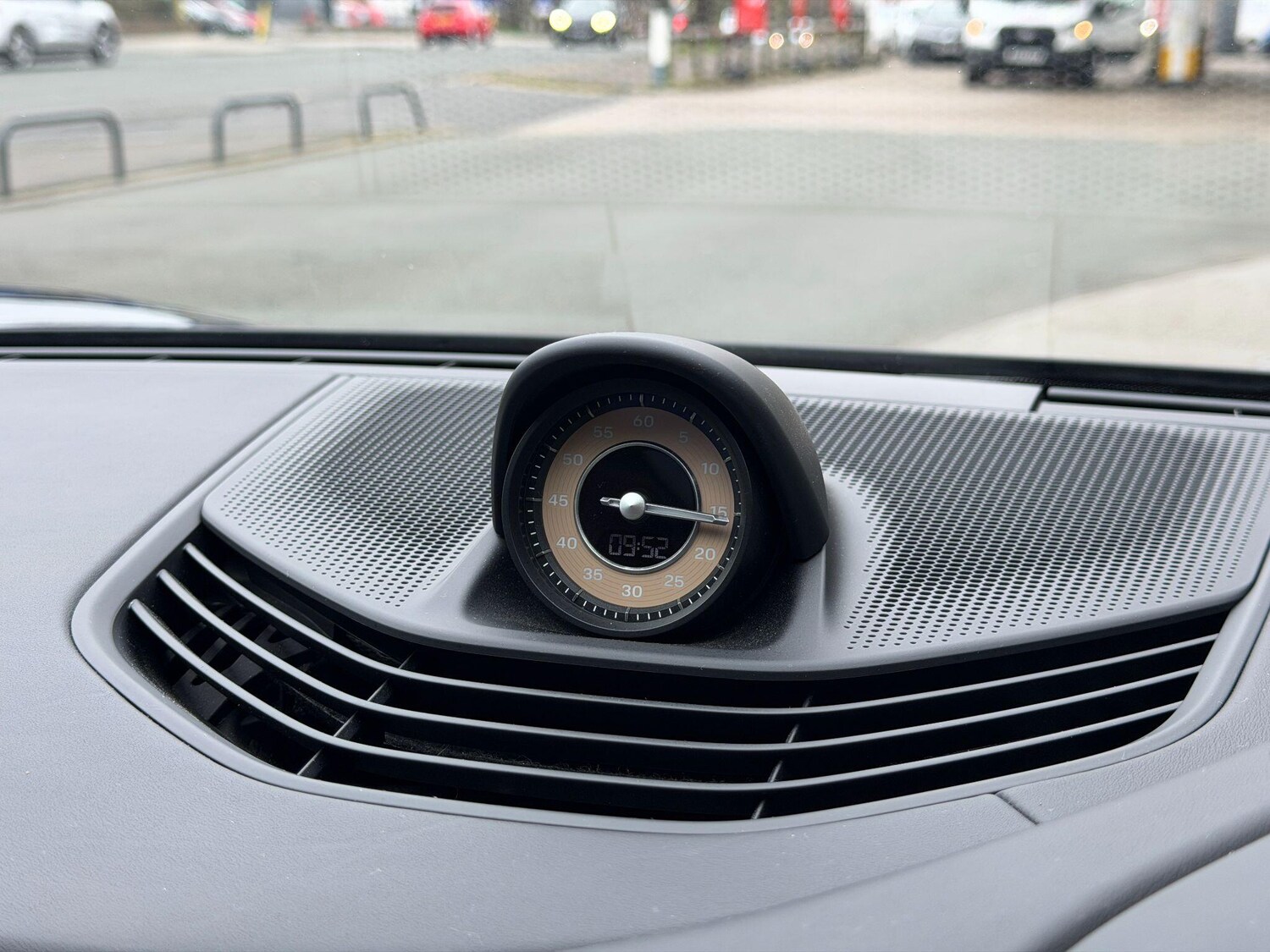 Used Porsche Taycan 2024 for sale - 77970276: Photo 31