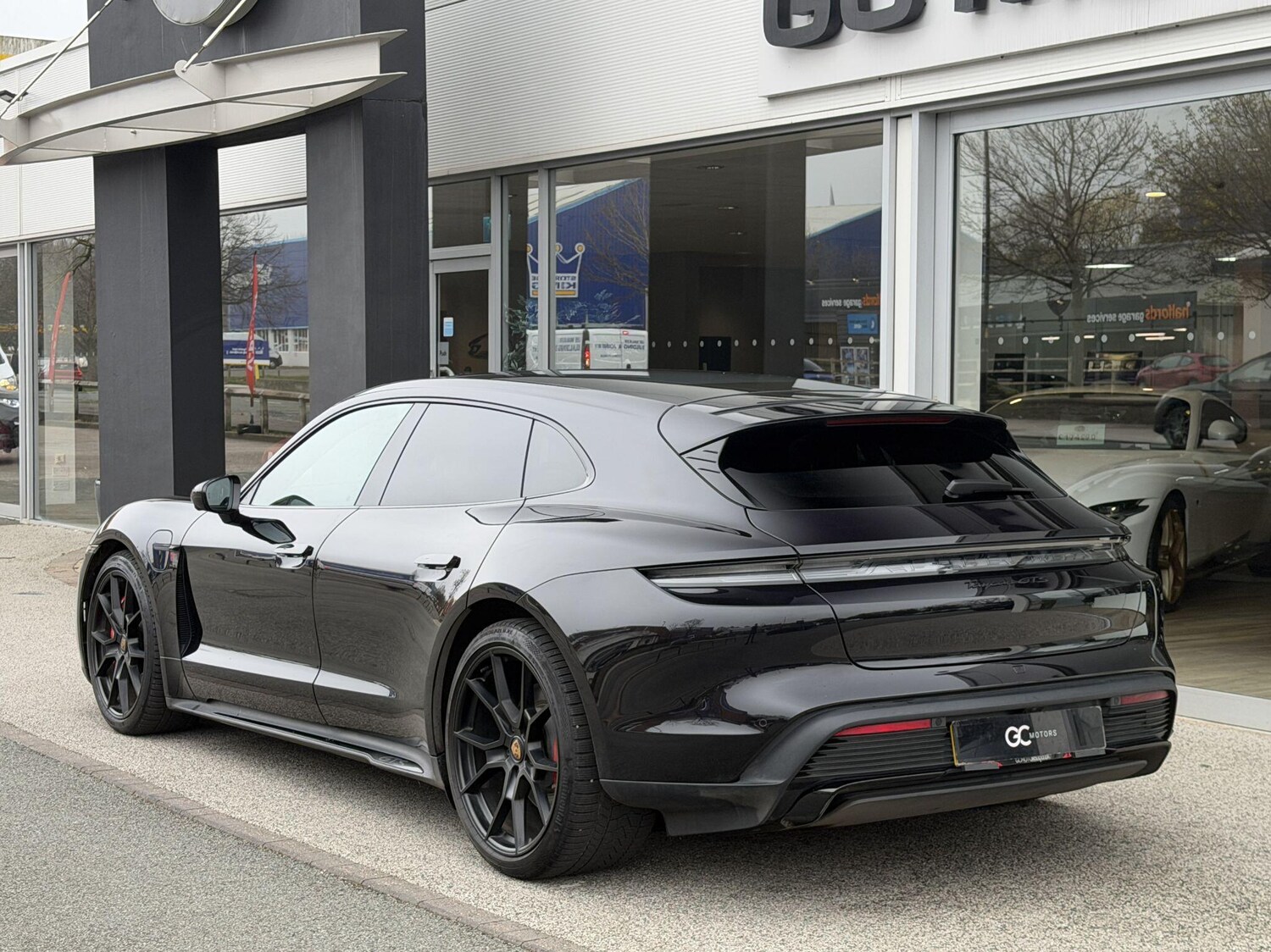 Used Porsche Taycan 2024 for sale - 77970276: Photo 5