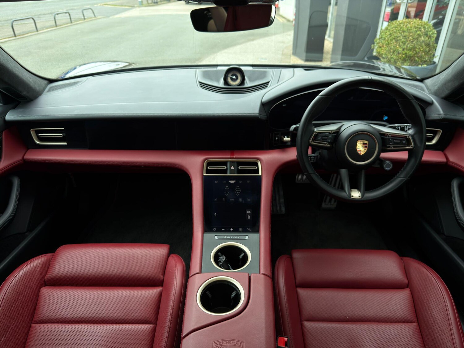 Used Porsche Taycan 2024 for sale - 77970276: Photo 9