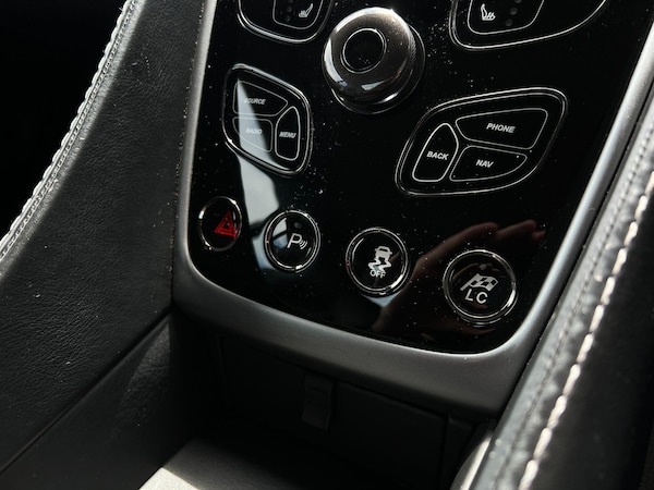 Used Aston Martin Vanquish for sale - 75090118: Photo 33