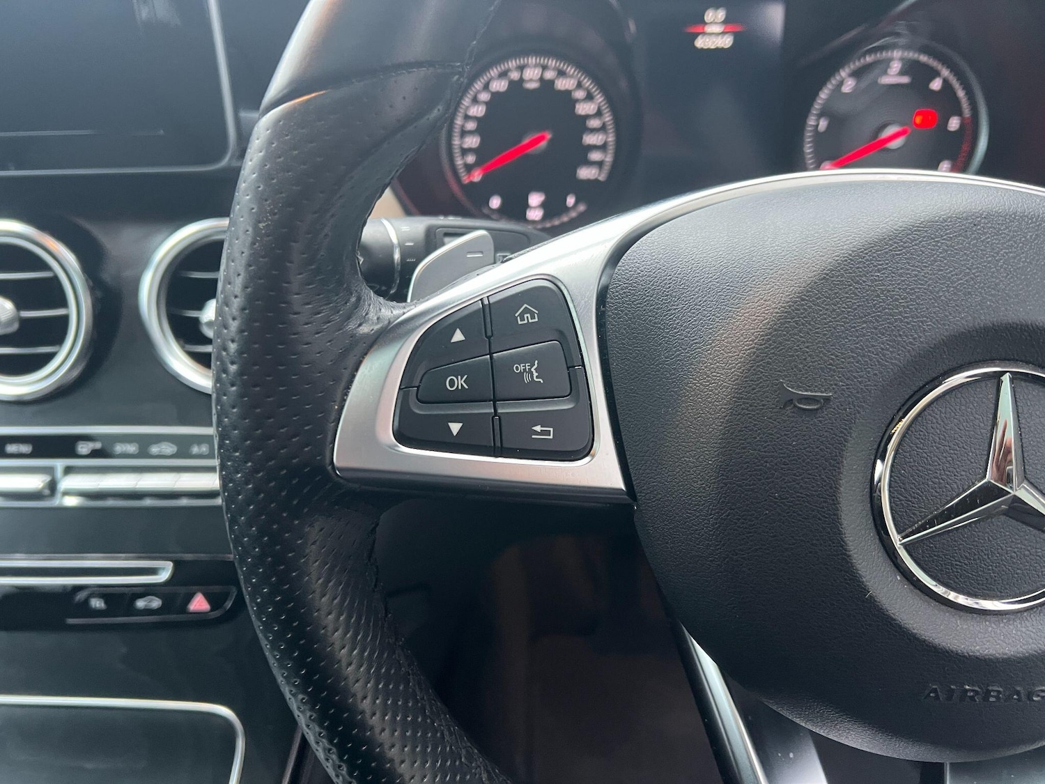 Used Mercedes-Benz GLC 2019 for sale - 77060398: Photo 26