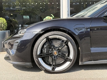 Used Porsche Taycan 2023 for sale - 78947527: Photo