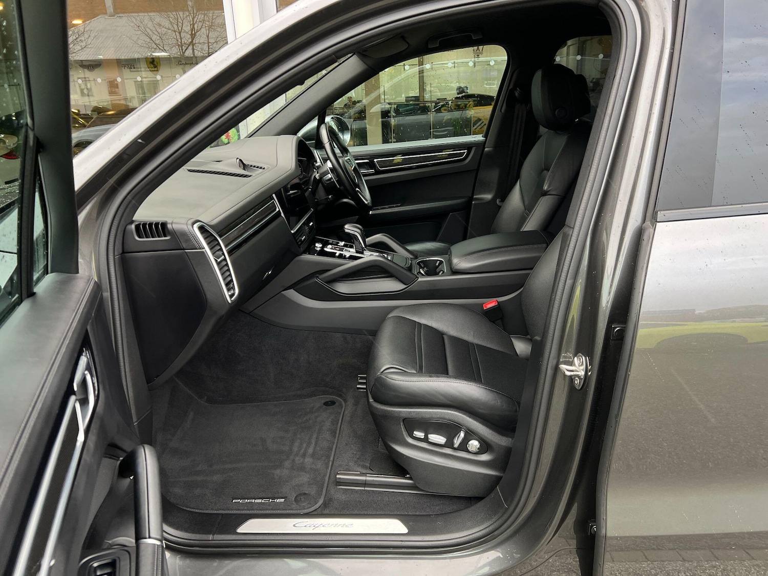 Used Porsche Cayenne 2020 for sale - 76432369: Photo 14