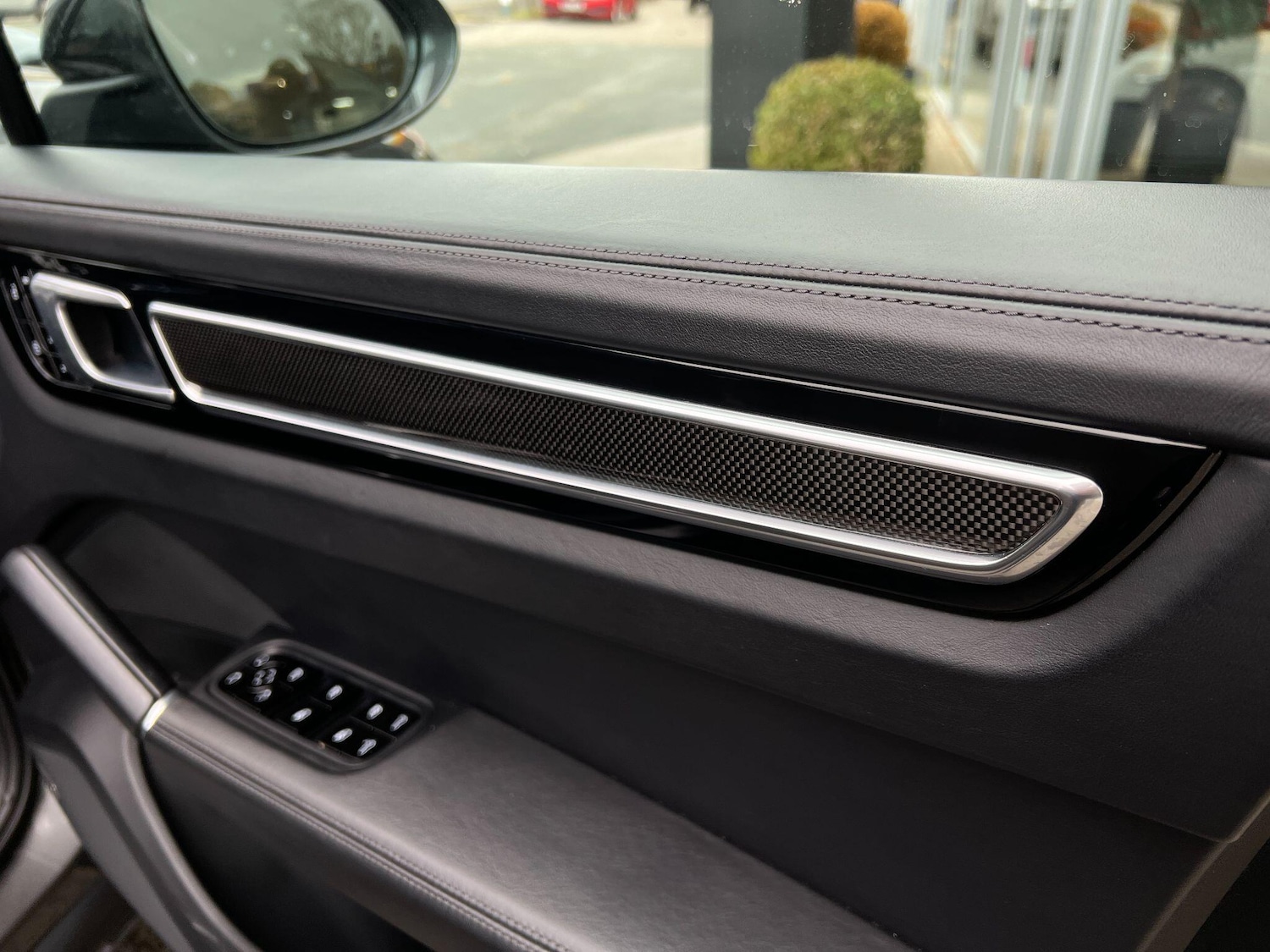 Used Porsche Cayenne 2020 for sale - 76432369: Photo 65