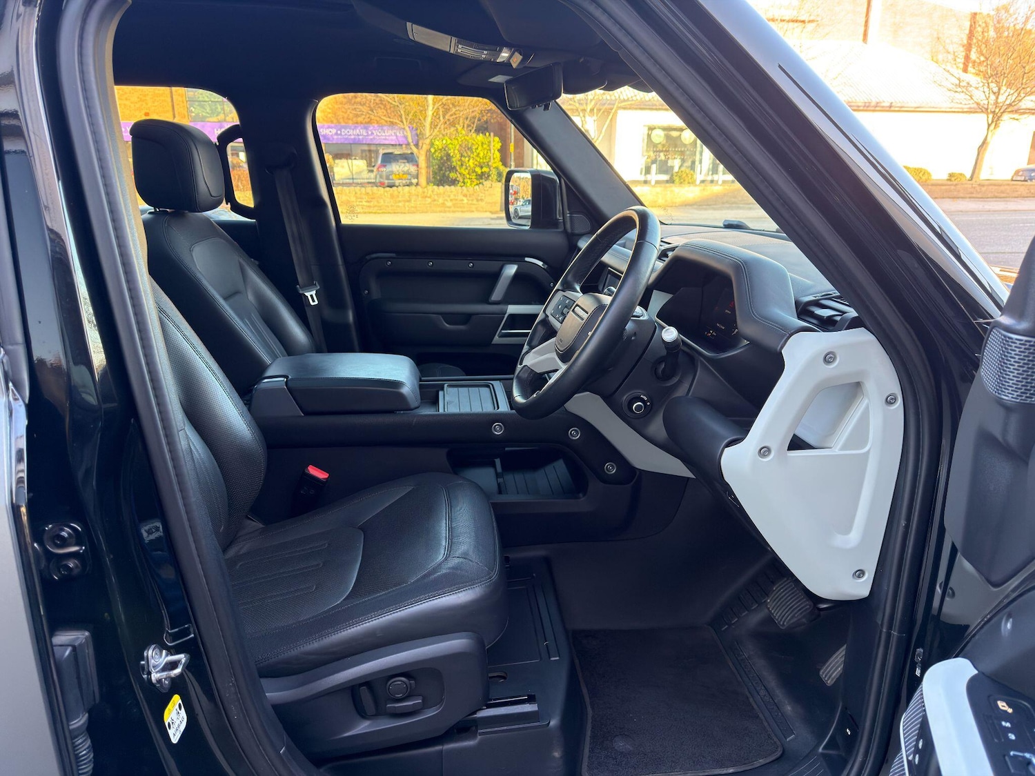 Used Land Rover Defender 110 2021 for sale - 76608460: Photo 21