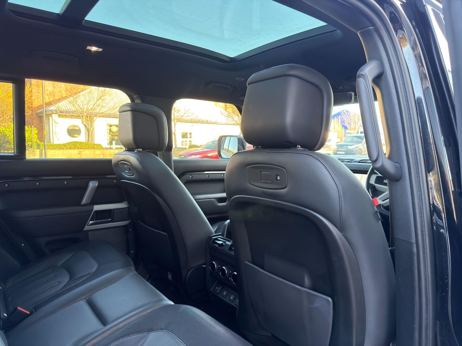 Used Land Rover Defender 110 2021 for sale - 76608460: Photo 26