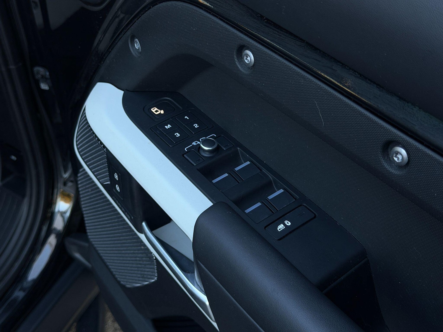 Used Land Rover Defender 110 2021 for sale - 76608460: Photo 41