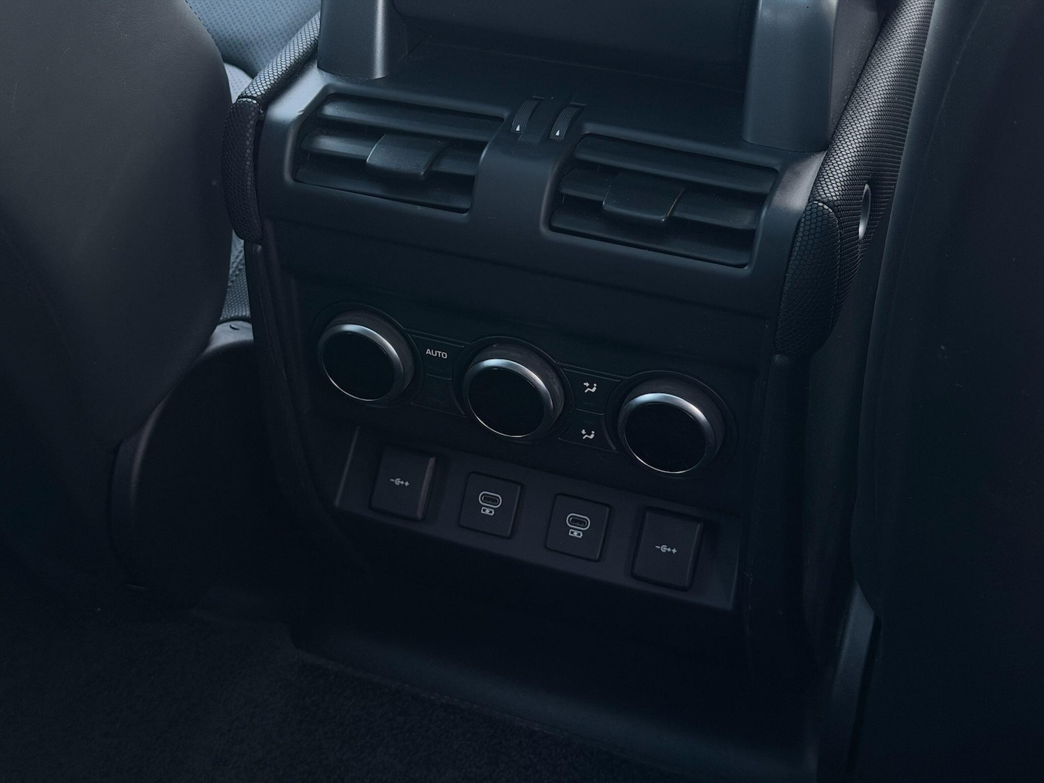 Used Land Rover Defender 110 2021 for sale - 76608460: Photo 65