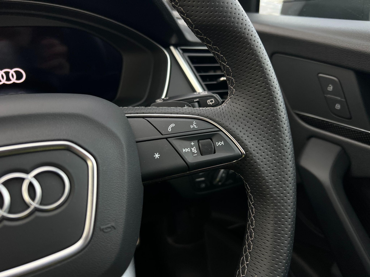 Used Audi SQ5 2025 for sale - 76425628: Photo 18