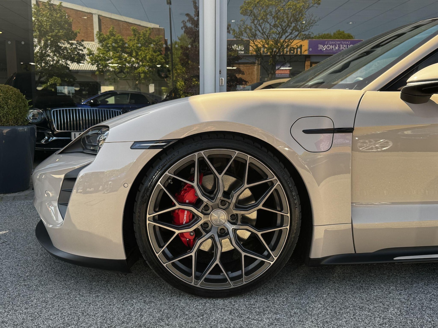 Used Porsche Taycan for sale - 77825125: Photo 3