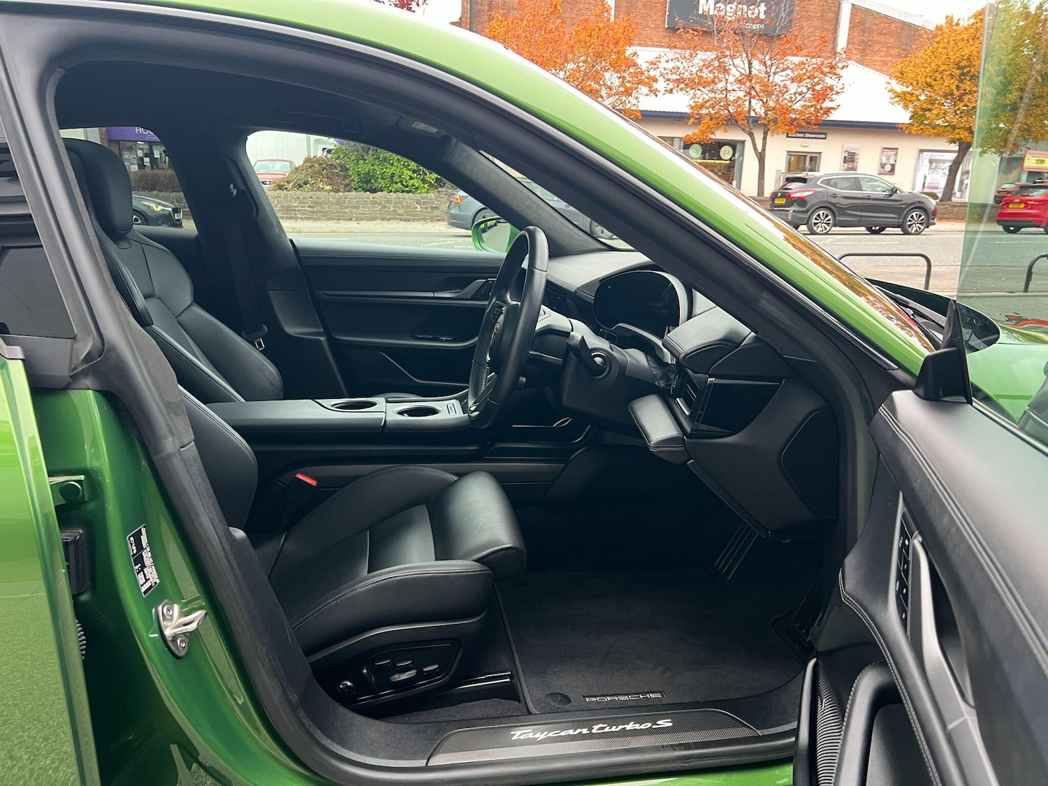 Used Porsche Taycan 2023 for sale - 76283905: Photo 14