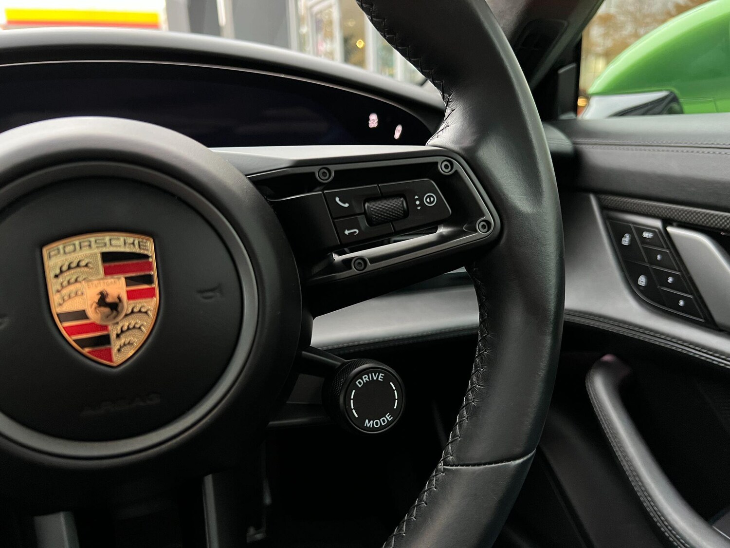 Used Porsche Taycan 2023 for sale - 76283905: Photo 23