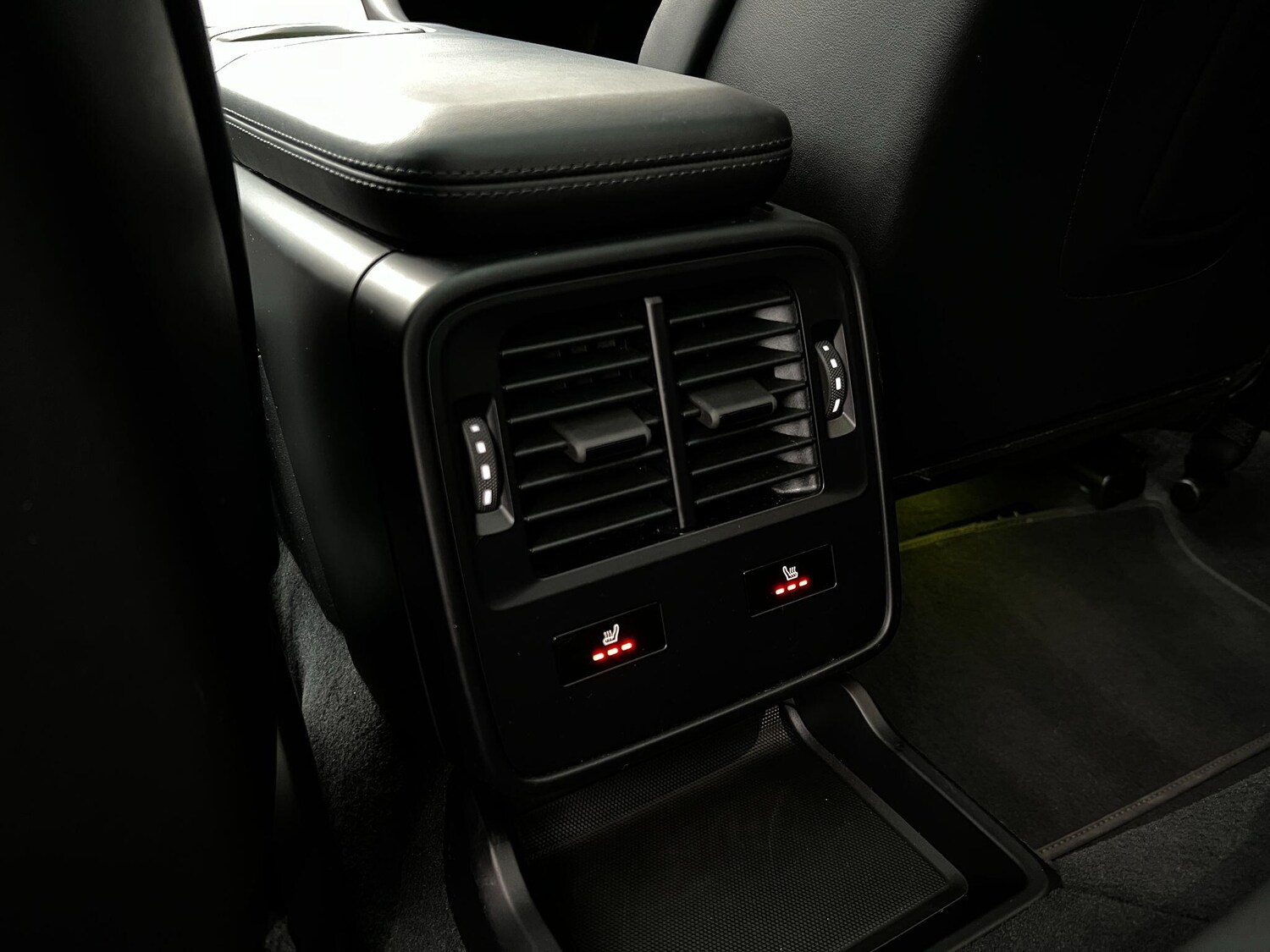 Used Porsche Taycan 2023 for sale - 76283905: Photo 60