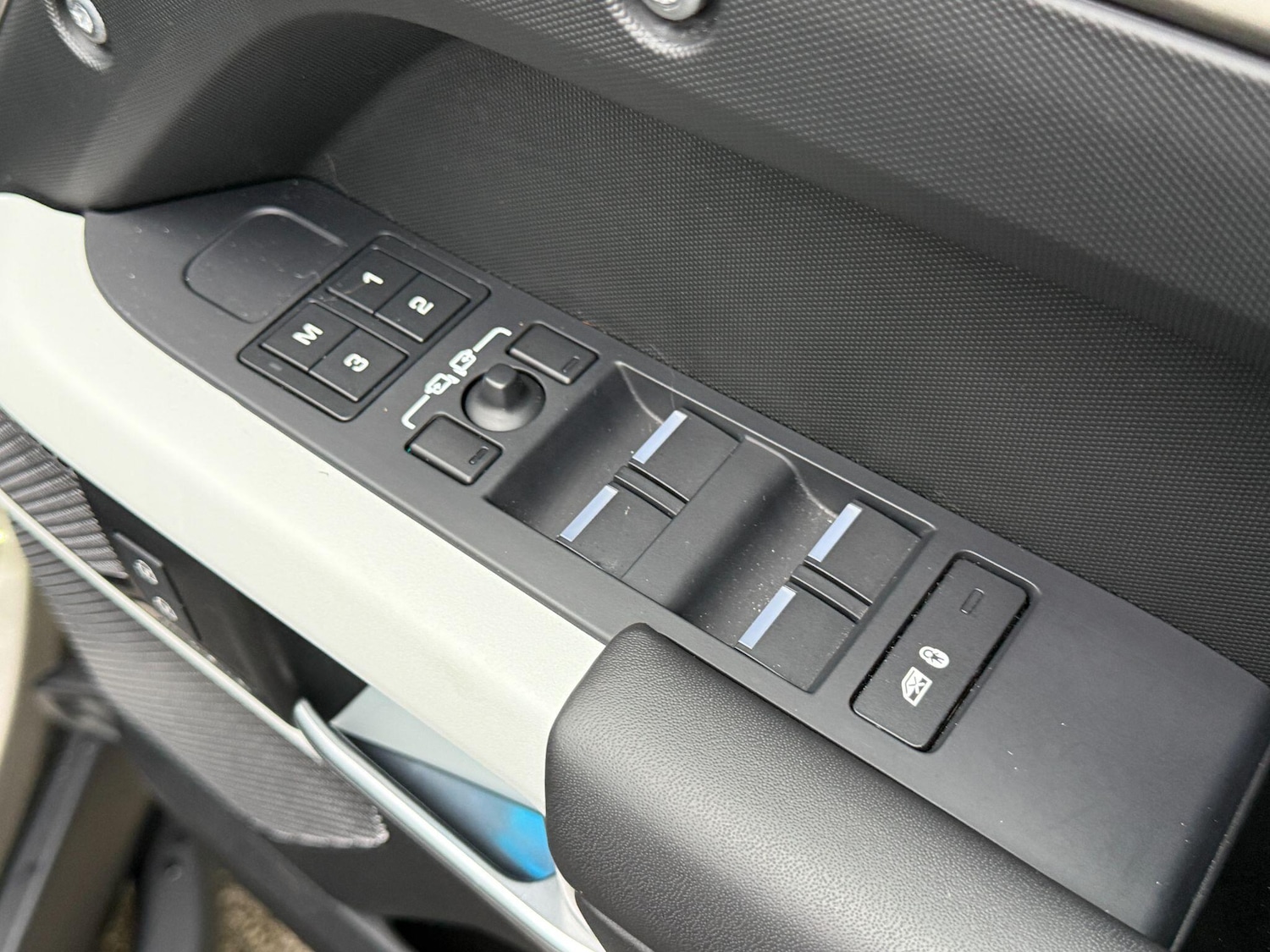 Used Land Rover Defender 110 2023 for sale - 77305814: Photo 50