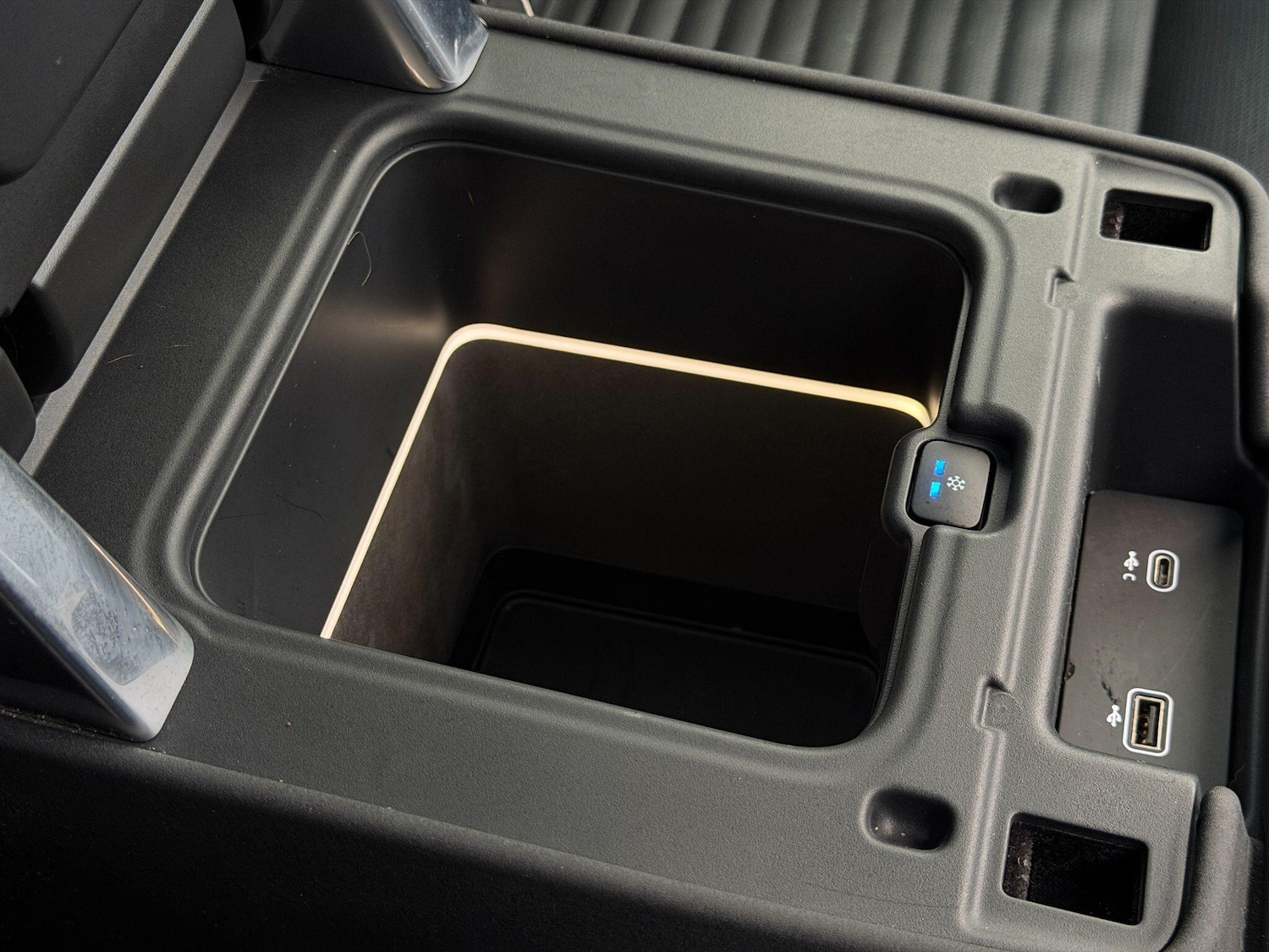 Used Land Rover Discovery 2023 for sale - 77074972: Photo 15