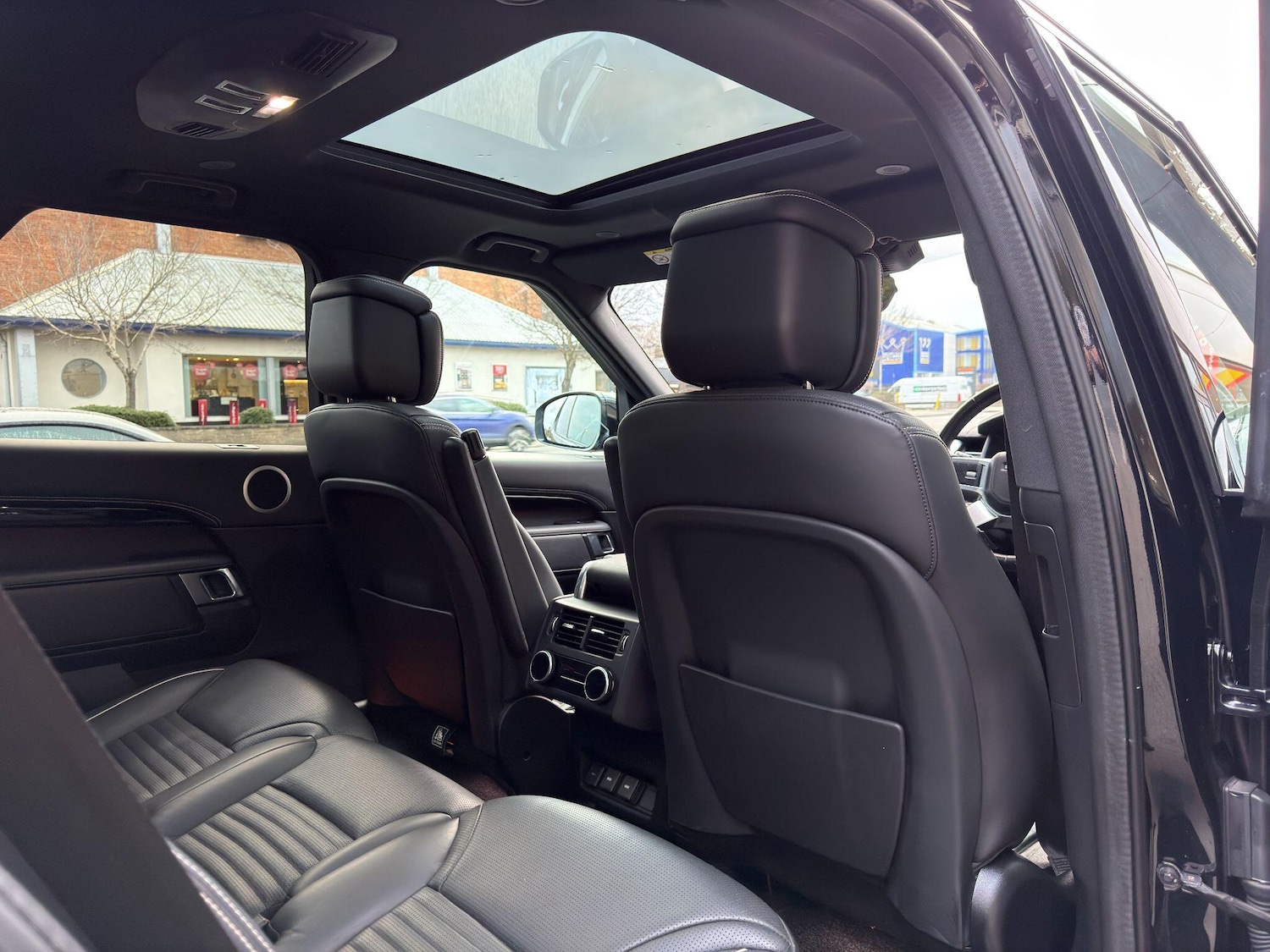 Used Land Rover Discovery 2023 for sale - 77074972: Photo 25