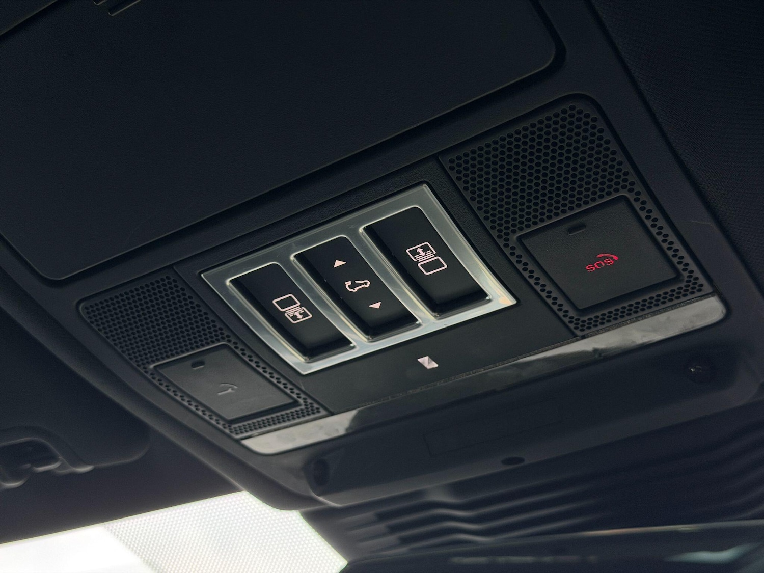 Used Land Rover Discovery 2023 for sale - 77074972: Photo 67