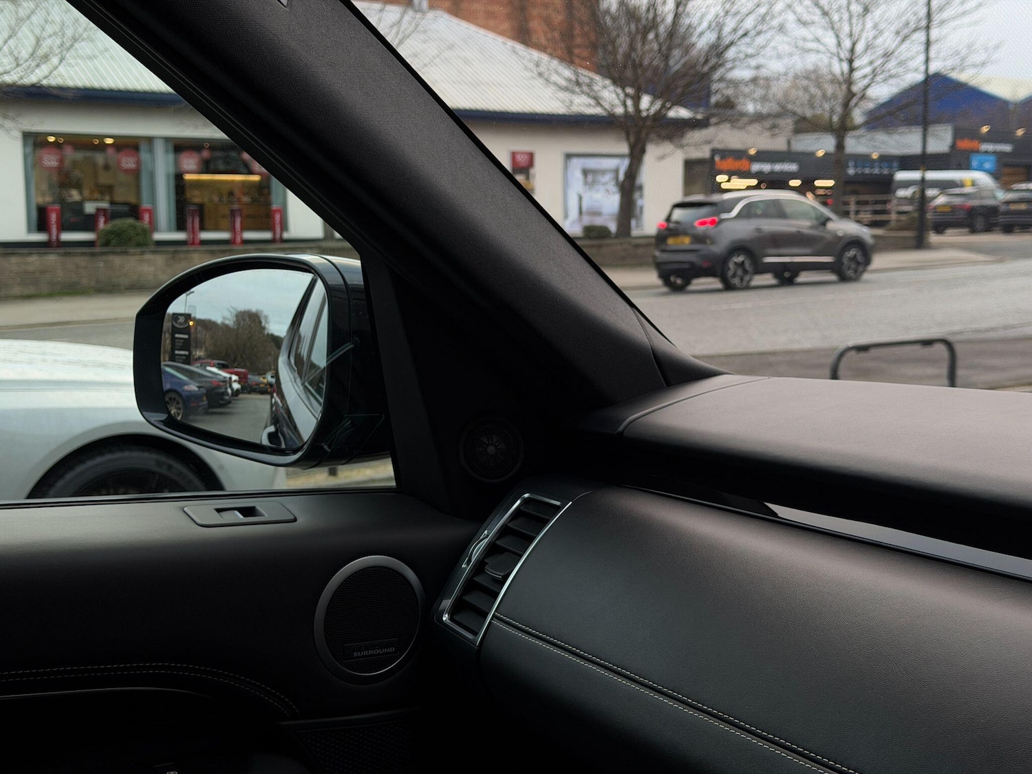 Used Land Rover Discovery 2023 for sale - 77074972: Photo 68