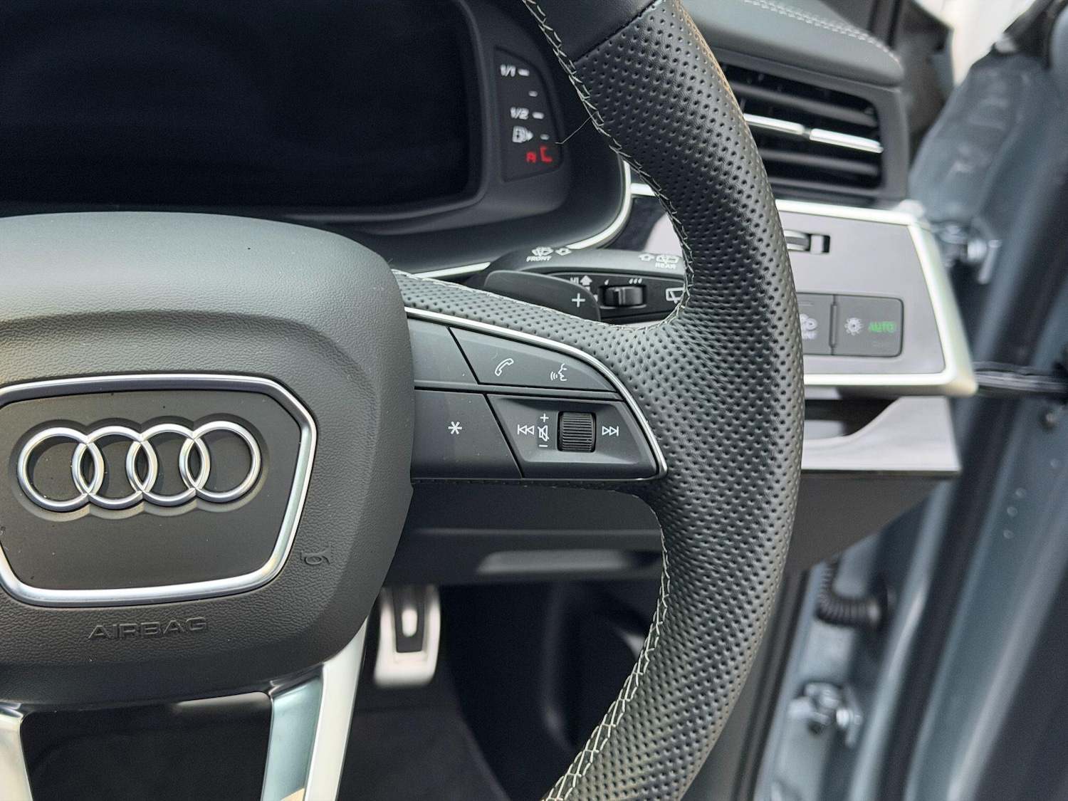 Used Audi Q7 2025 for sale - 76887275: Photo 30