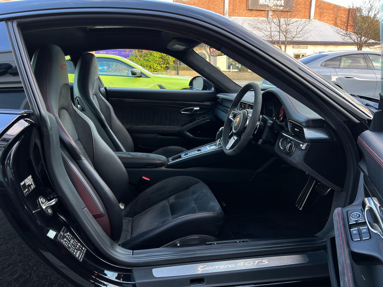 Used Porsche 911 for sale - 76432408: Photo 15