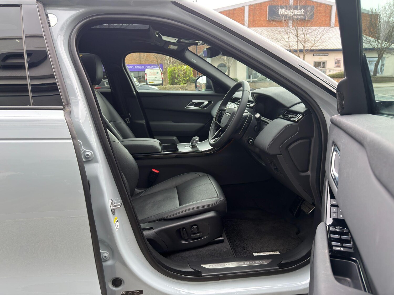 Used Land Rover Range Rover Velar 2024 for sale - 77839348: Photo 14