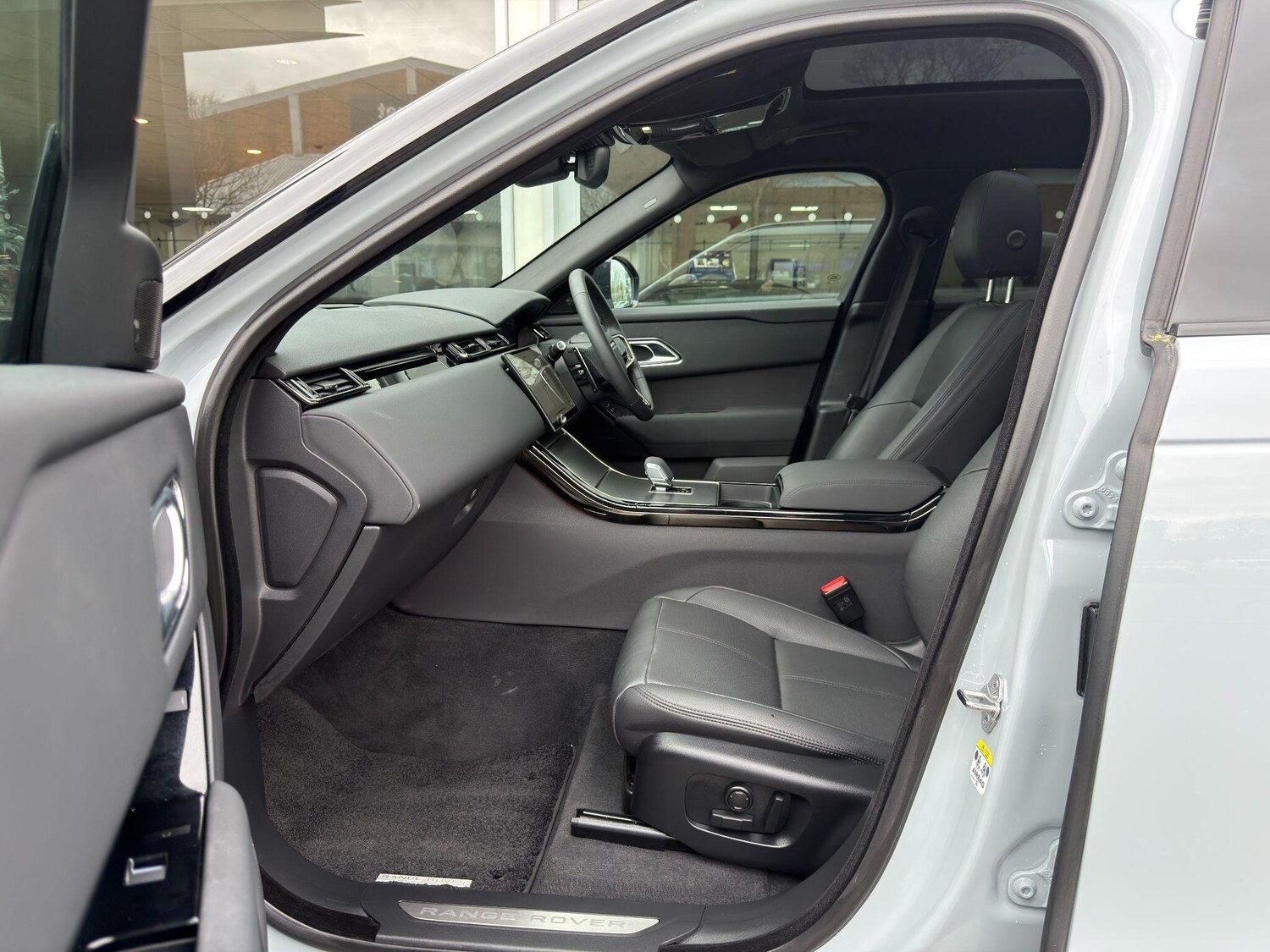 Used Land Rover Range Rover Velar 2024 for sale - 77839348: Photo 15