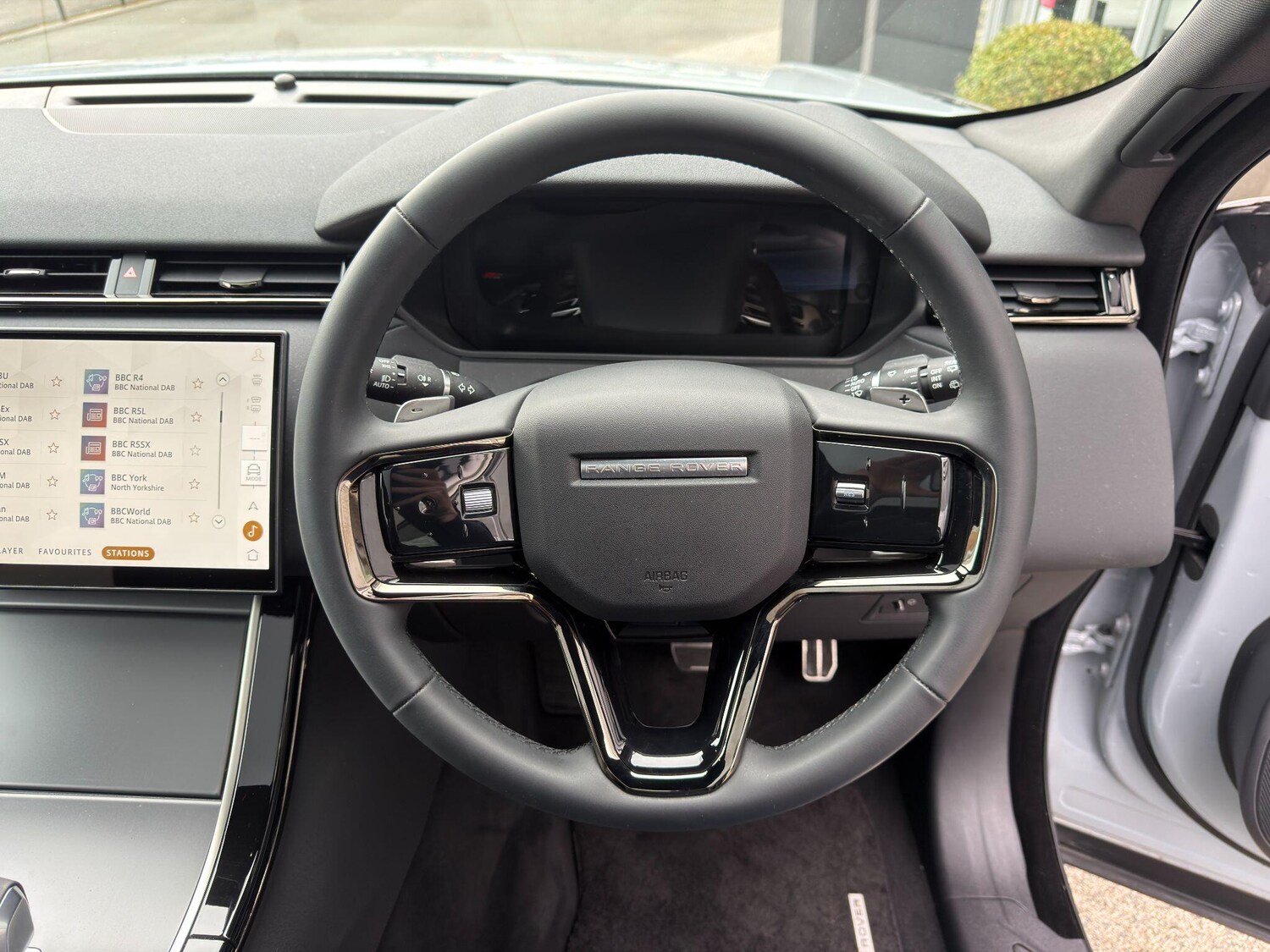 Used Land Rover Range Rover Velar 2024 for sale - 77839348: Photo 23