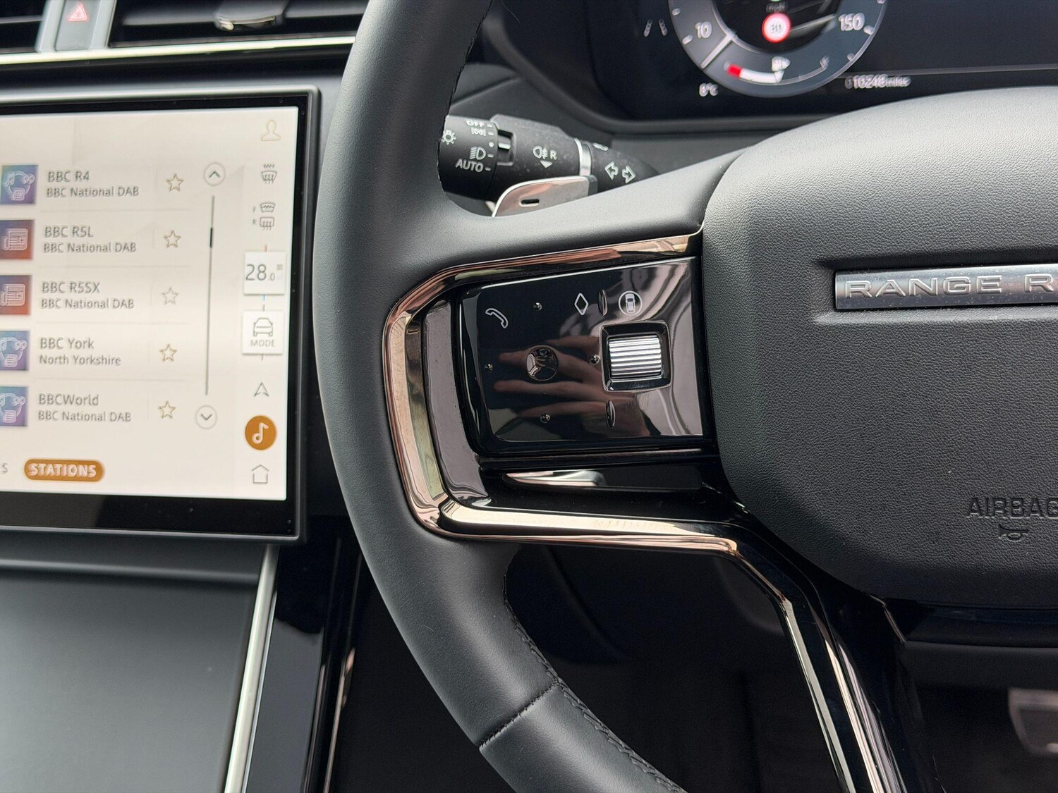 Used Land Rover Range Rover Velar 2024 for sale - 77839348: Photo 24