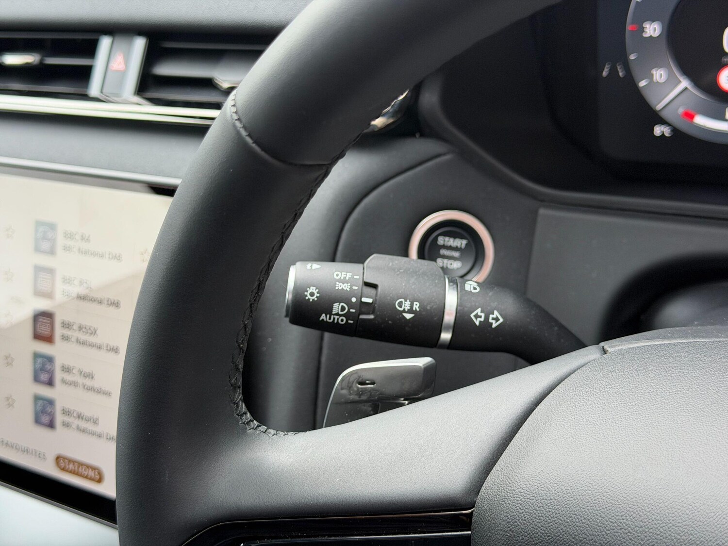 Used Land Rover Range Rover Velar 2024 for sale - 77839348: Photo 26