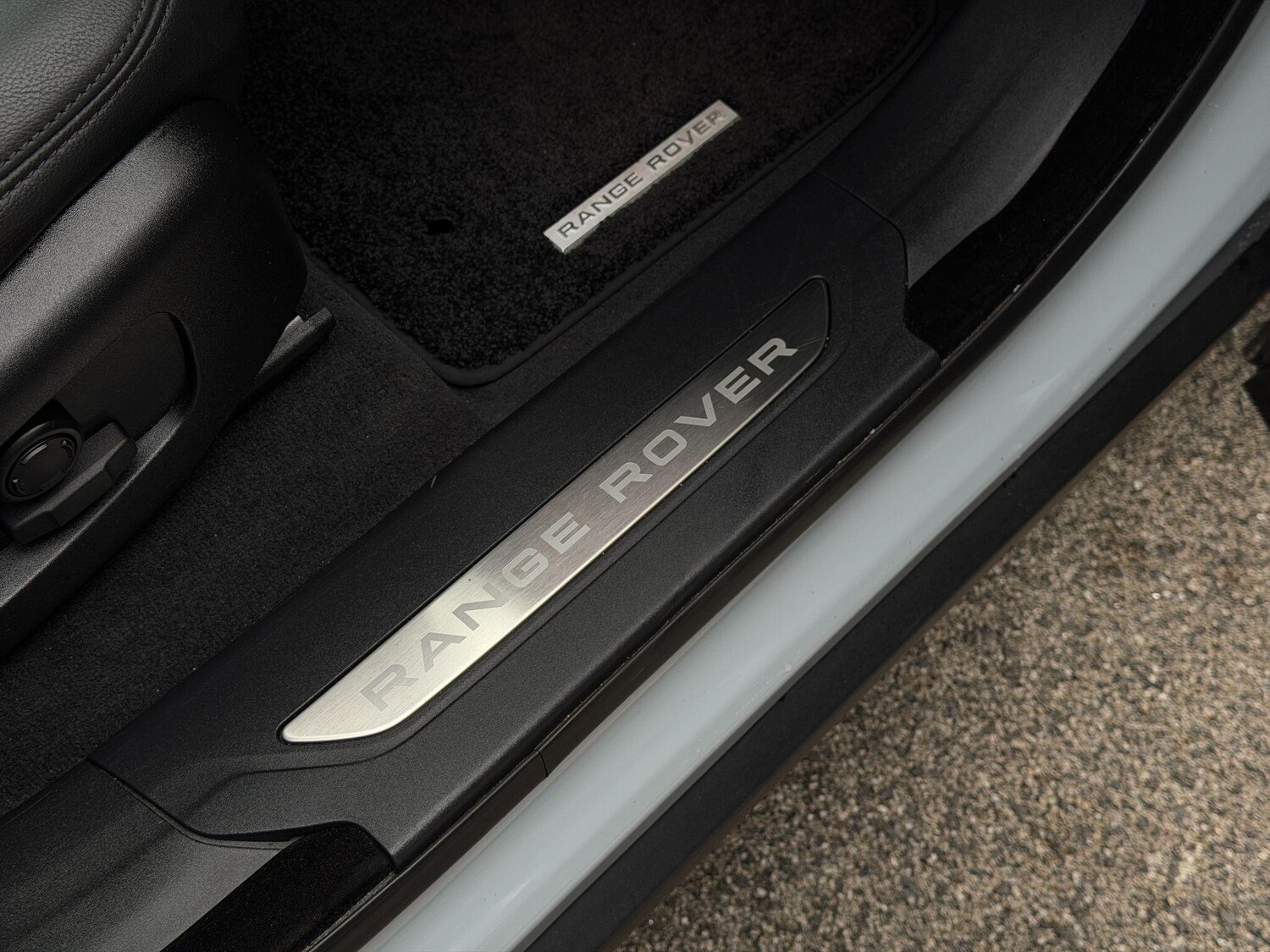 Used Land Rover Range Rover Velar 2024 for sale - 77839348: Photo 31