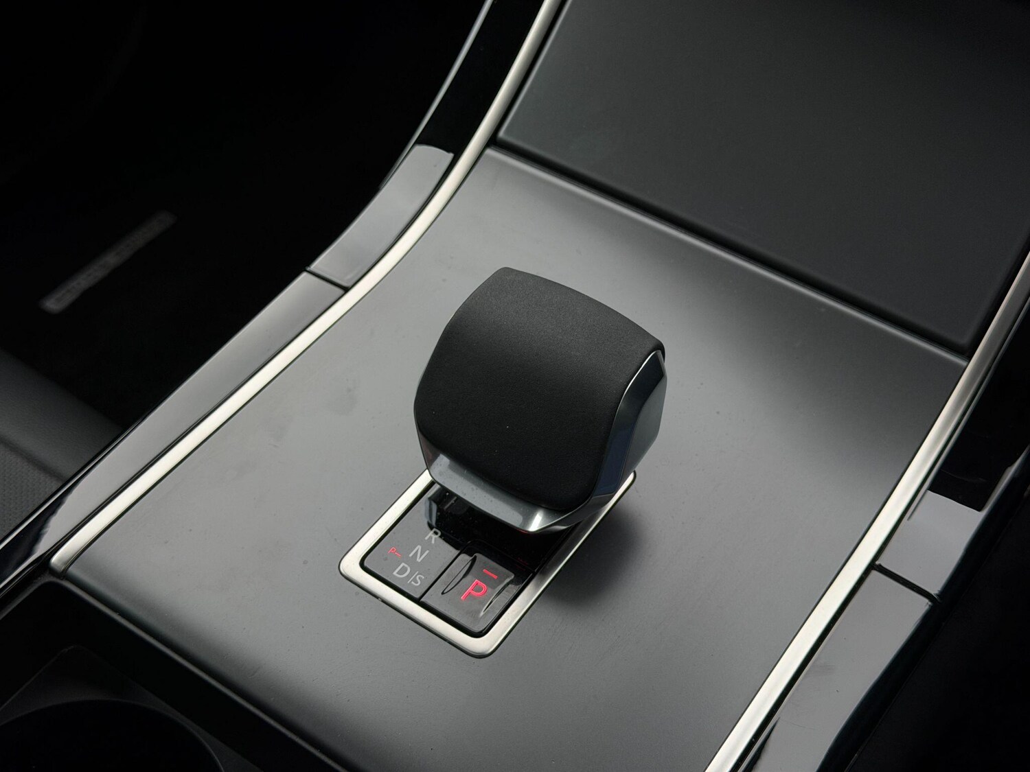 Used Land Rover Range Rover Velar 2024 for sale - 77839348: Photo 37