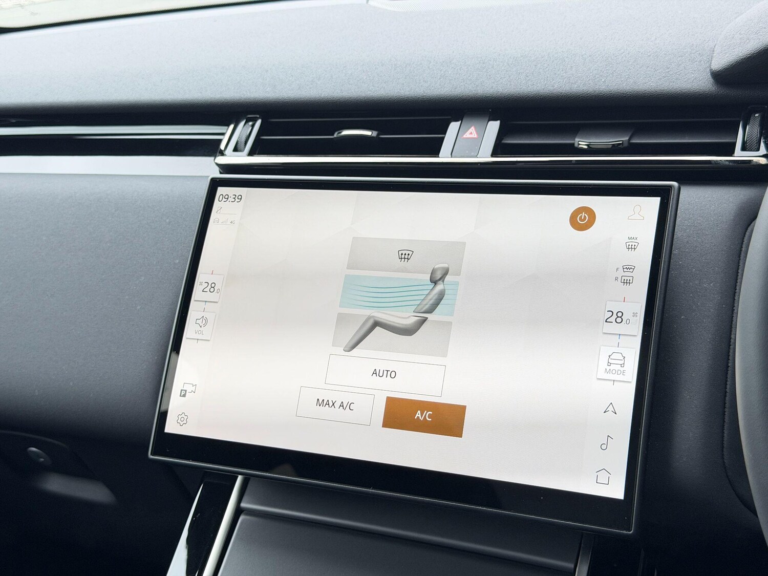 Used Land Rover Range Rover Velar 2024 for sale - 77839348: Photo 44