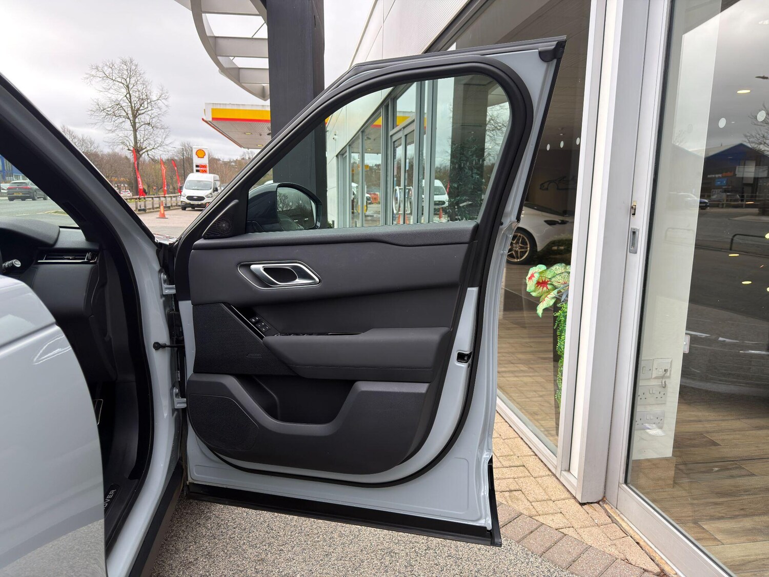 Used Land Rover Range Rover Velar 2024 for sale - 77839348: Photo 53