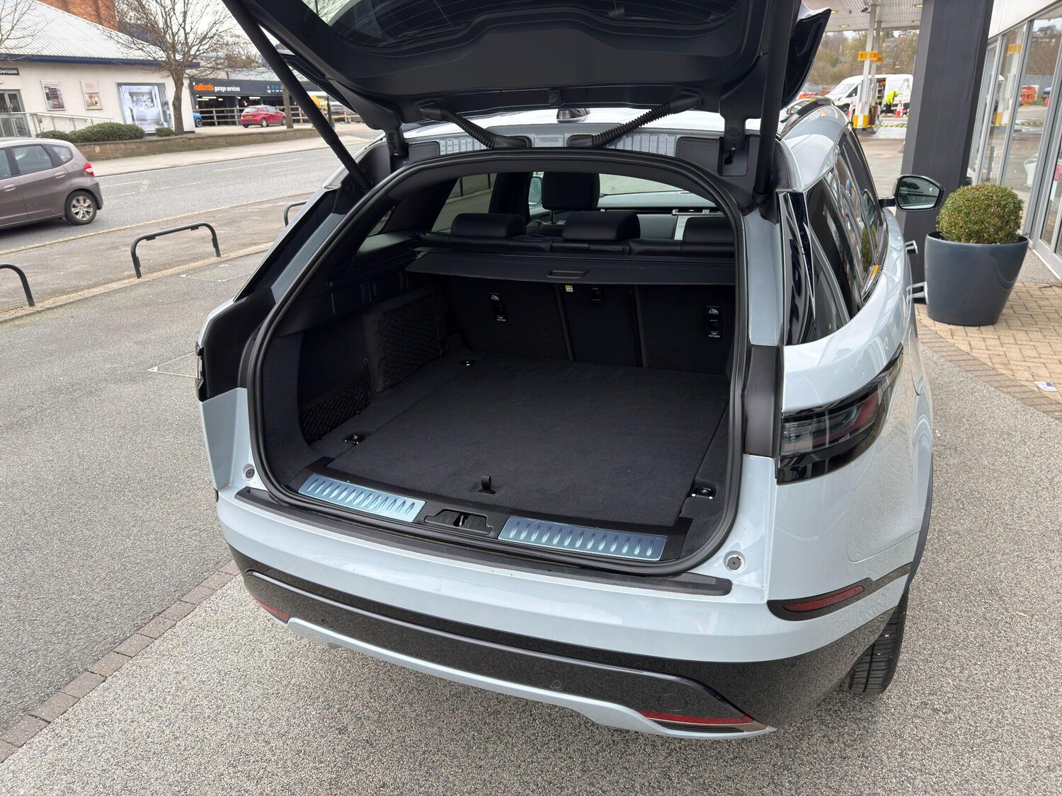 Used Land Rover Range Rover Velar 2024 for sale - 77839348: Photo 56