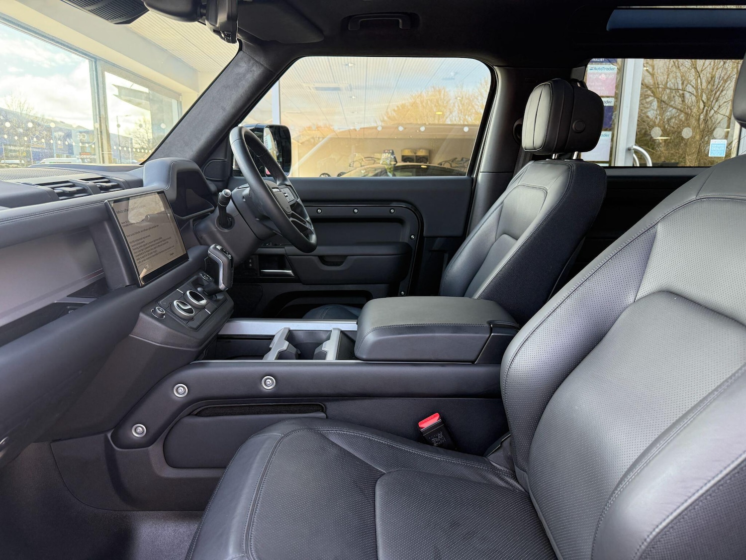 Used Land Rover Defender 90 2025 for sale - 78073014: Photo 12