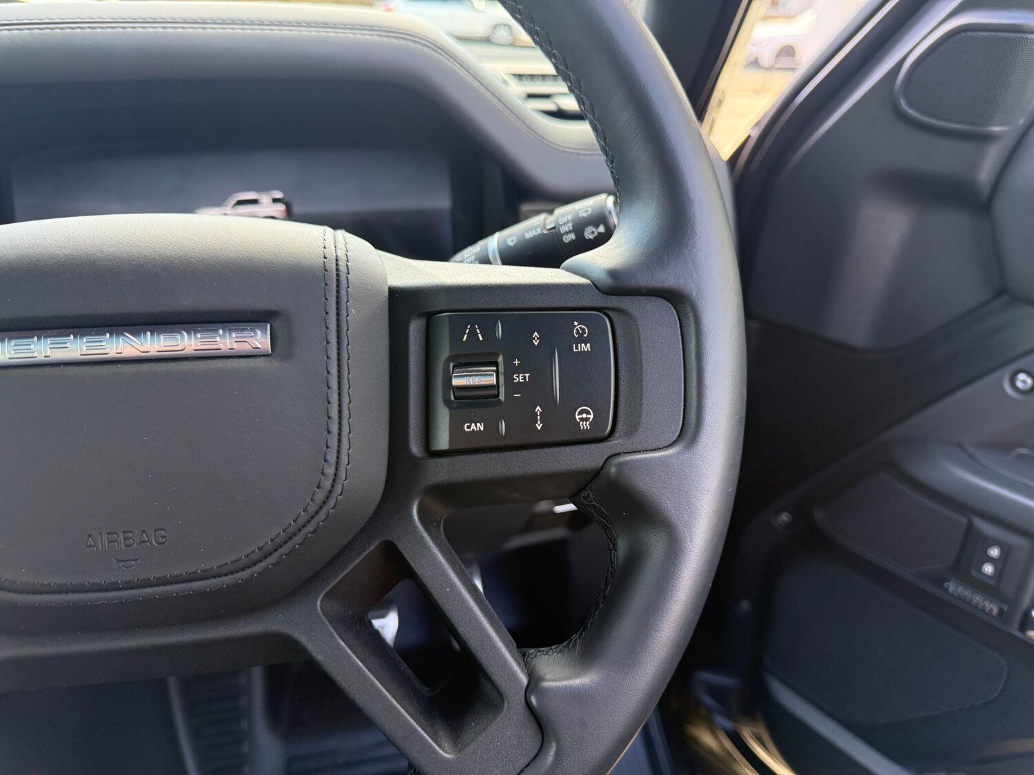 Used Land Rover Defender 90 2025 for sale - 78073014: Photo 19