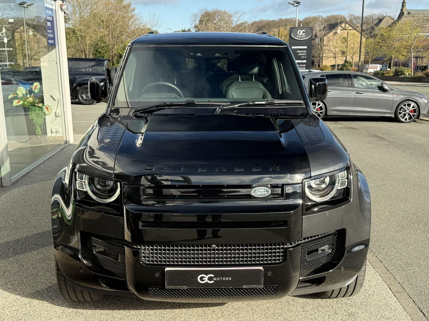 Used Land Rover Defender 90 2025 for sale - 78073014: Photo 2